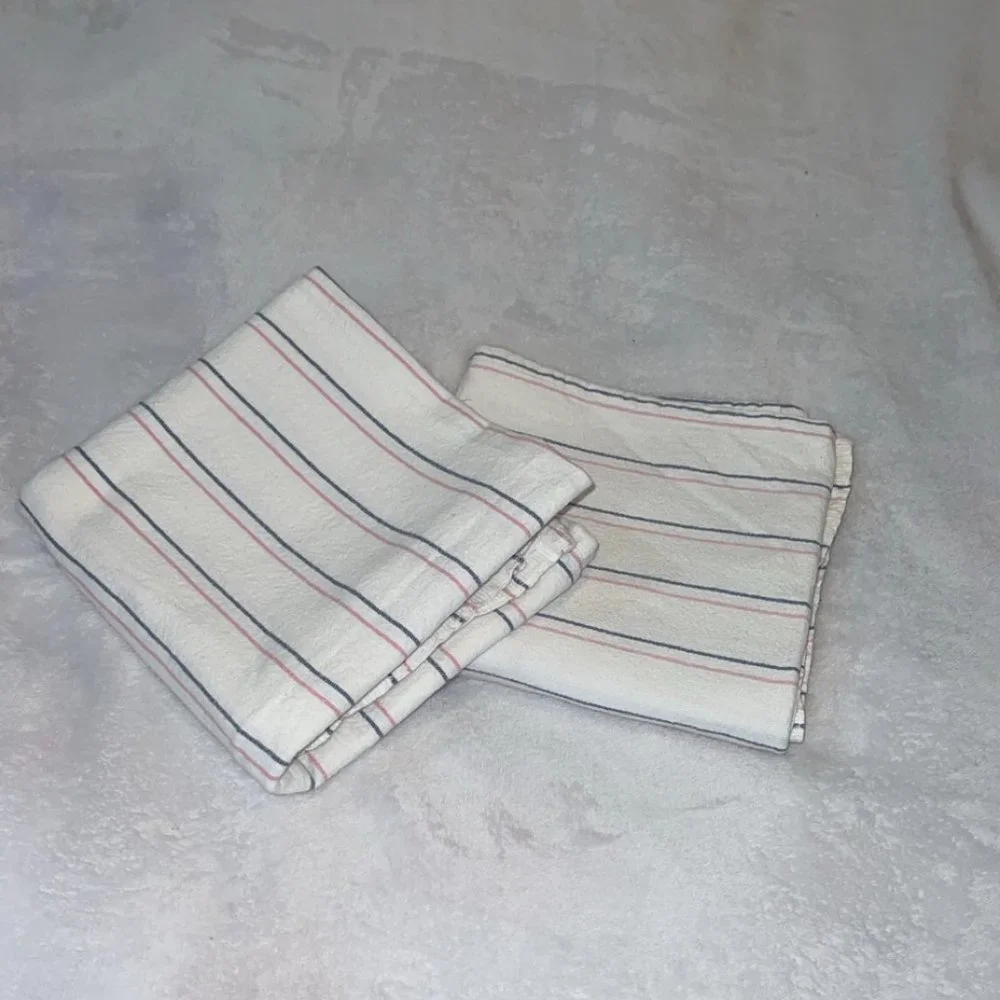 2 Comfy Baby Swaddles 30 x 32 NWT